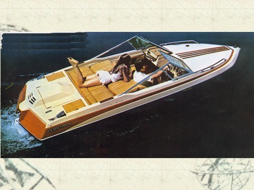 Vintage Glastron SSV-164 deck view from above