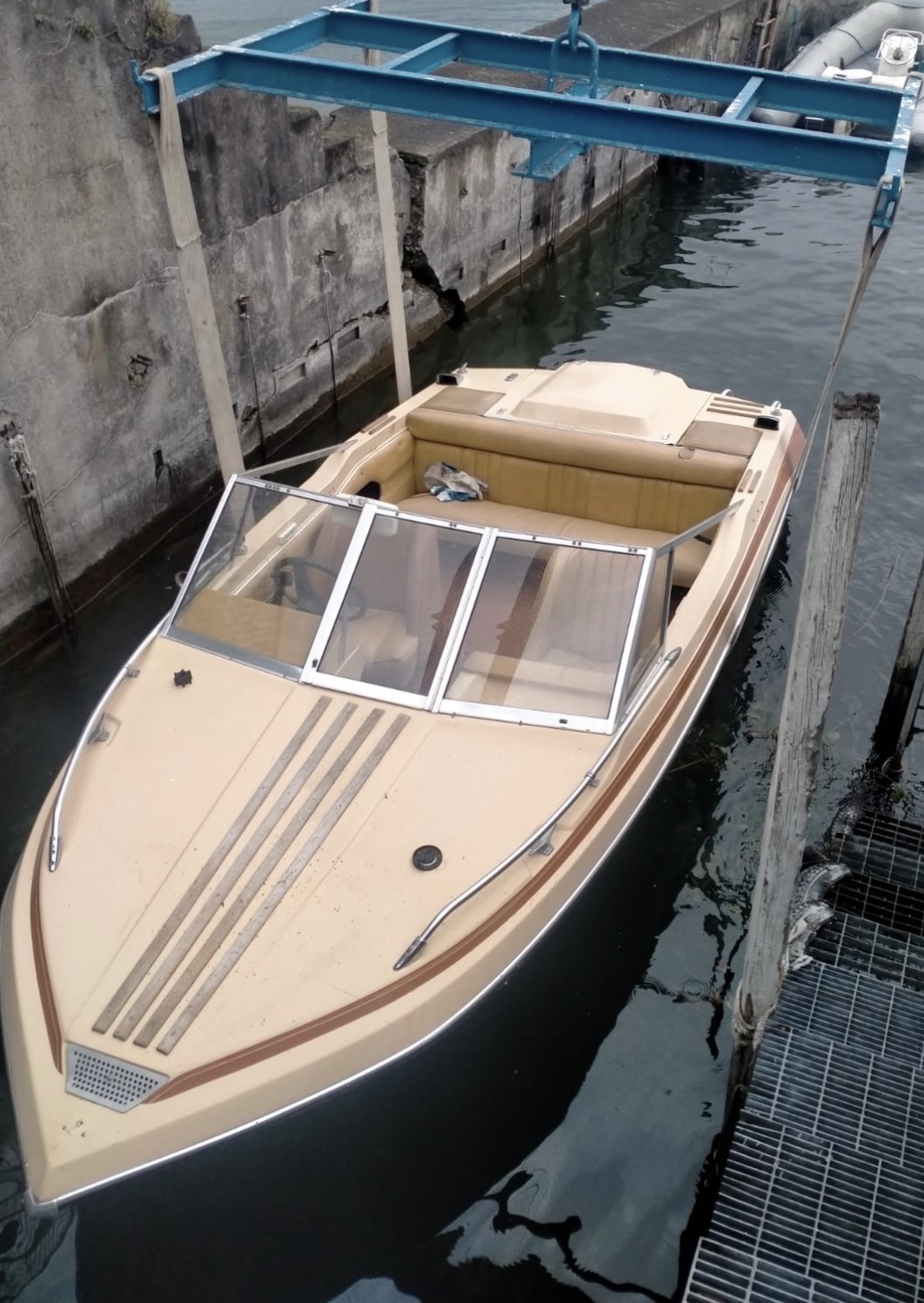 SSV-164 in the lift at Stresa harbour